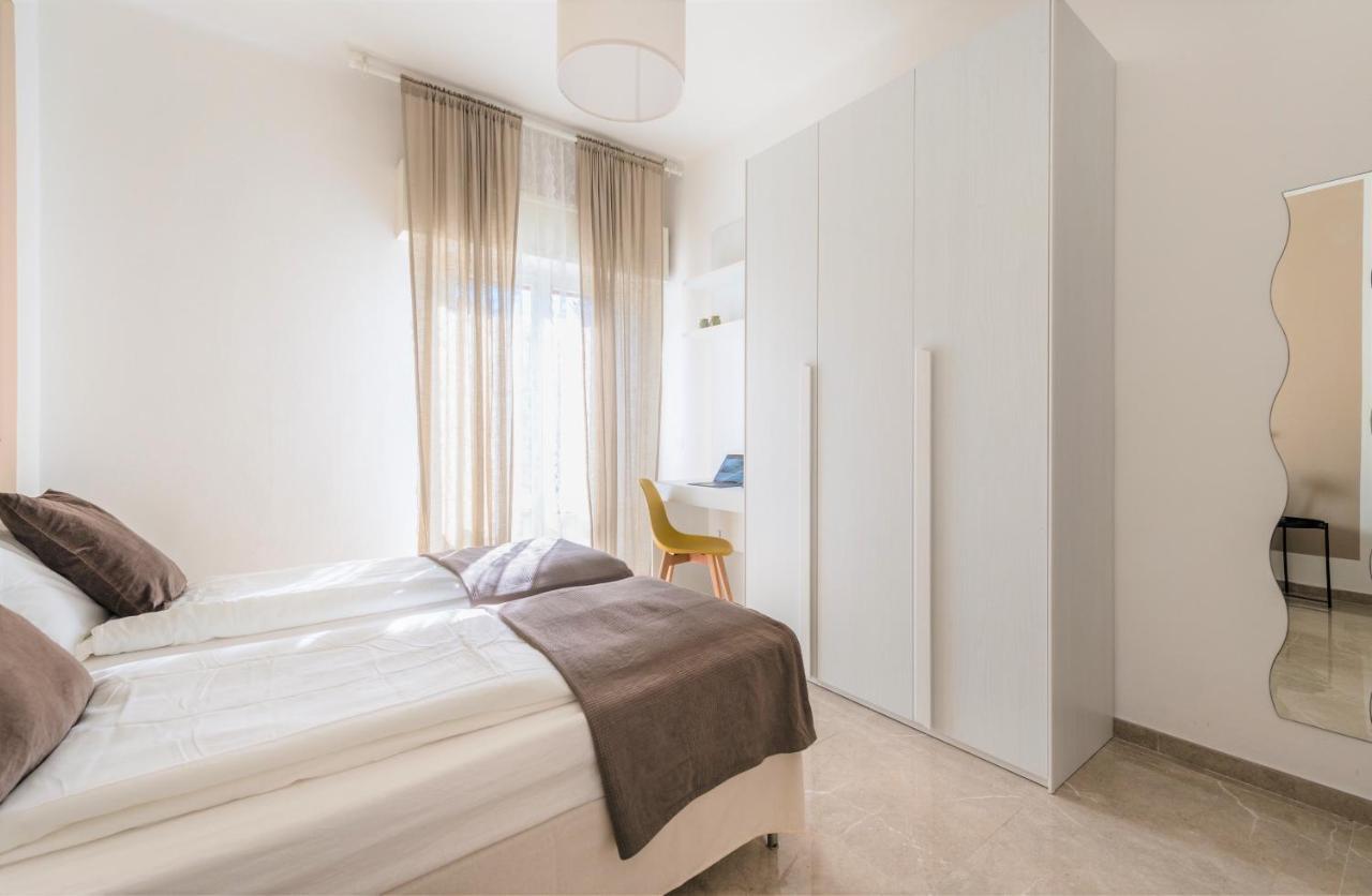 Hostly - Colorhome Pisa Midtown - Unique 3 Rooms With 3 Private Bathrooms Buitenkant foto