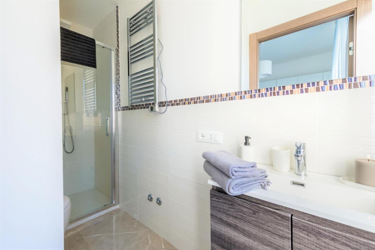 Hostly - Colorhome Pisa Midtown - Unique 3 Rooms With 3 Private Bathrooms Buitenkant foto